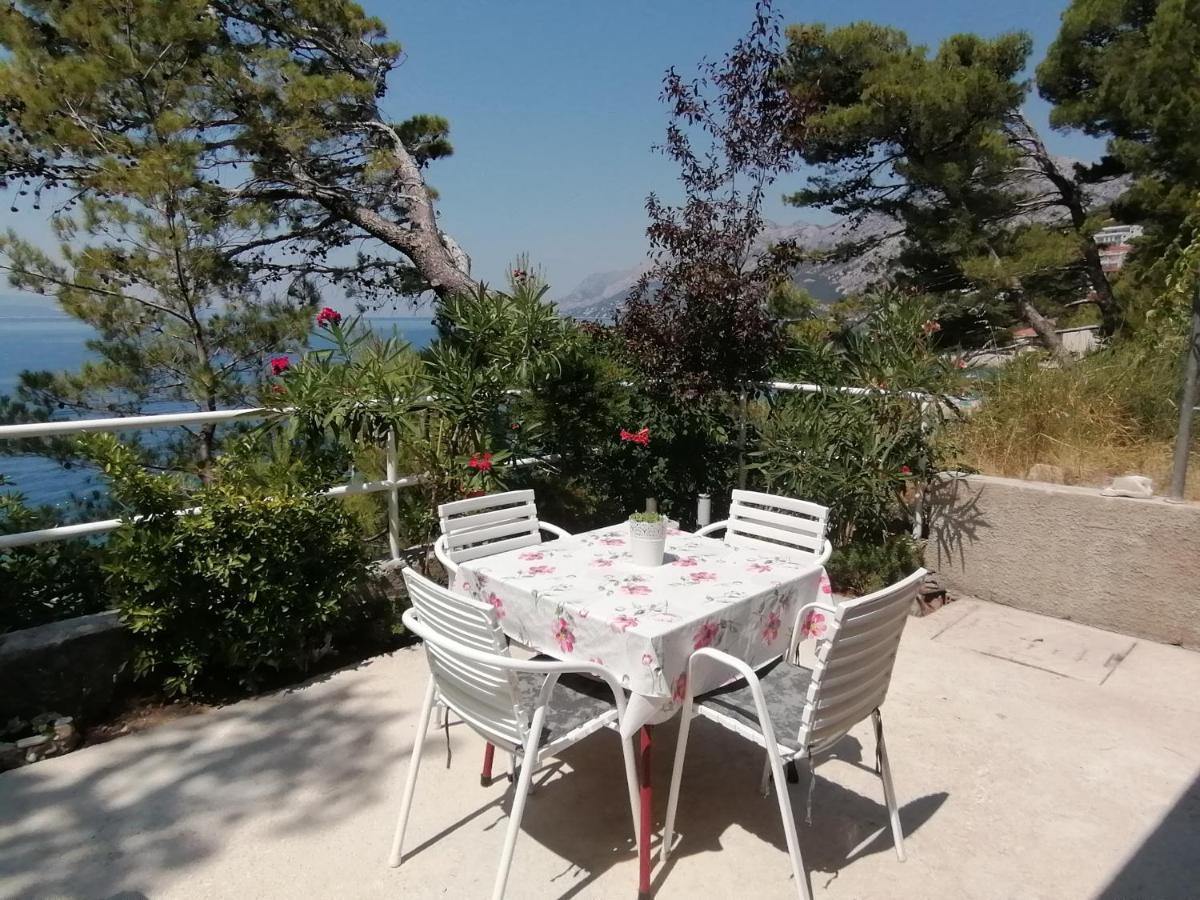 Apartmani Mares - 20 M From The Beach Brela Eksteriør bilde
