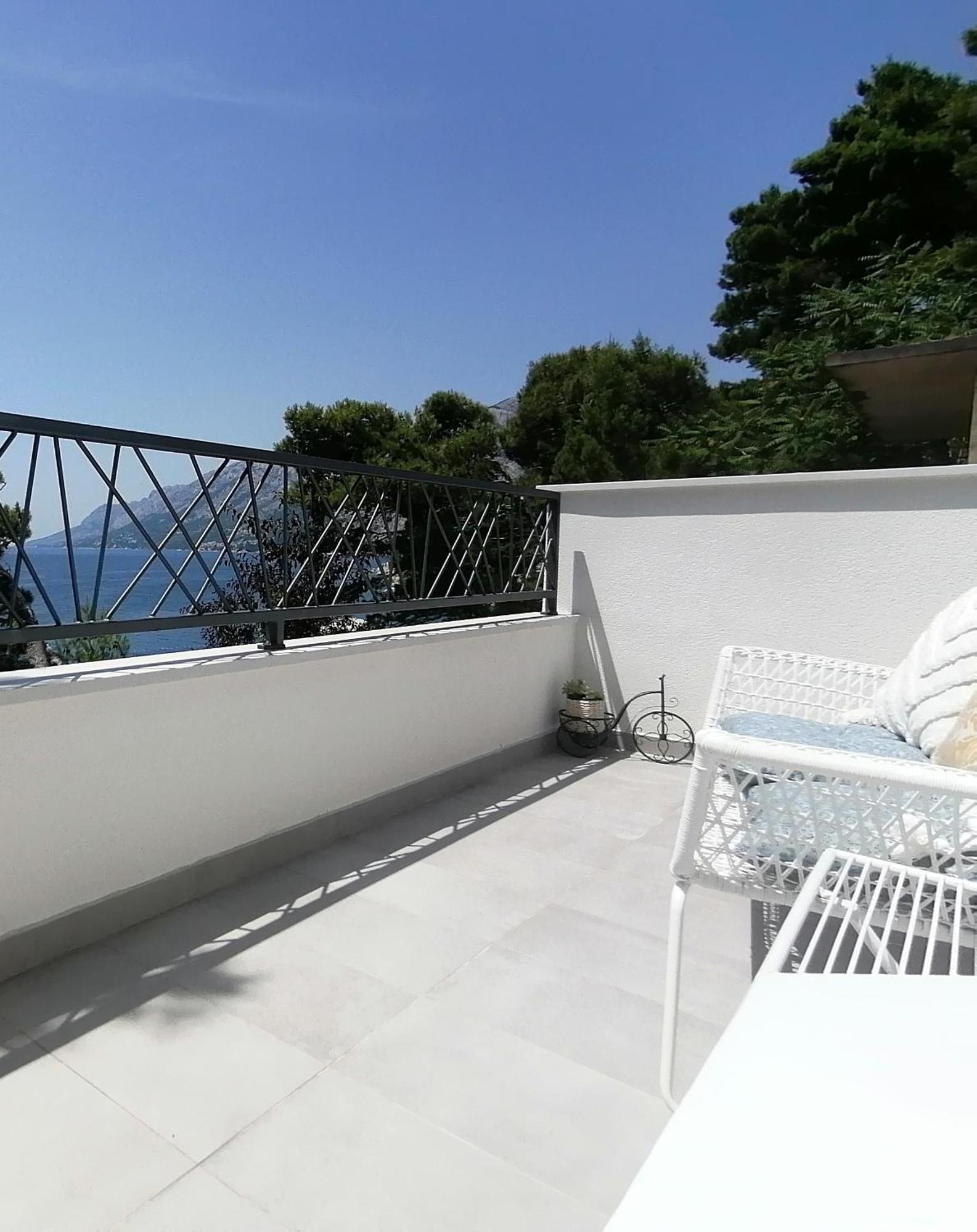 Apartmani Mares - 20 M From The Beach Brela Eksteriør bilde