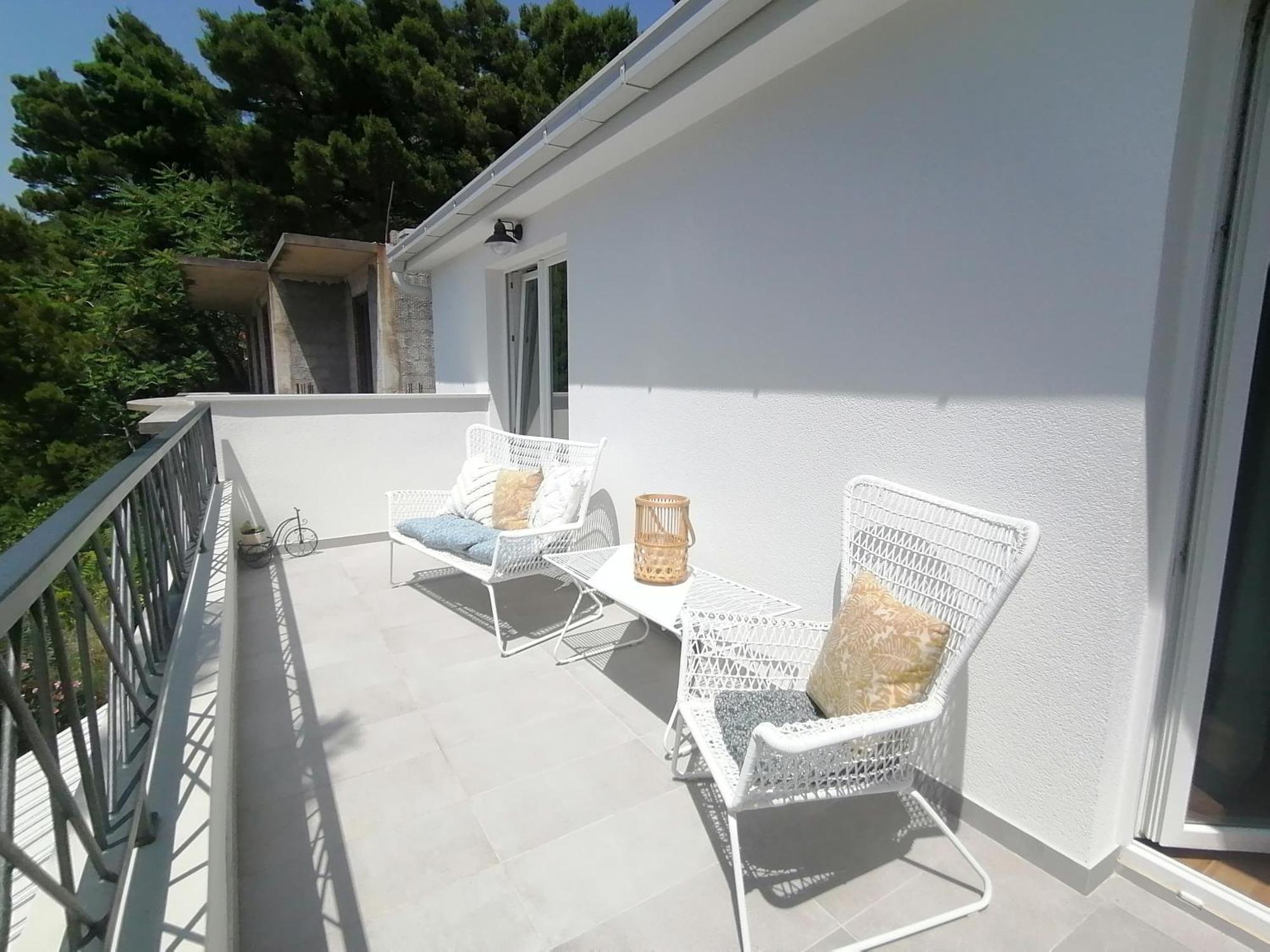 Apartmani Mares - 20 M From The Beach Brela Eksteriør bilde